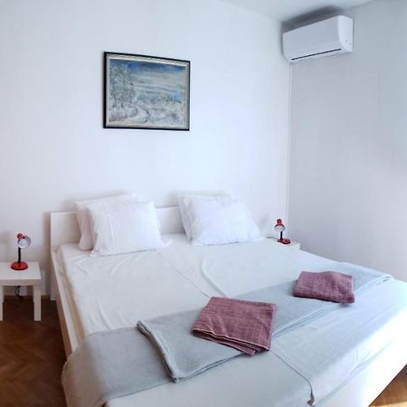 Pine Tree Apartment Дубровник Екстер'єр фото