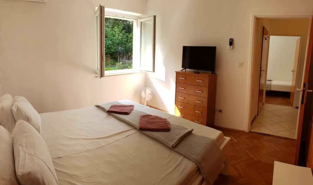Pine Tree Apartment Дубровник Екстер'єр фото
